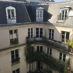 https://apt-studio-6.fr-paris.fr
